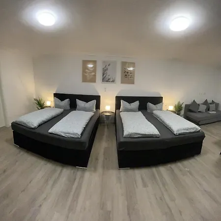 Giulias Budget Haus ロイテ