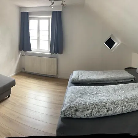 Giulias Budget Haus *