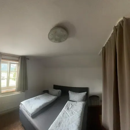 Giulias Budget Haus ゲストハウス *