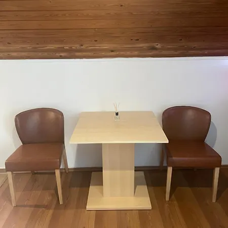 ゲストハウス Giulias Budget Haus *