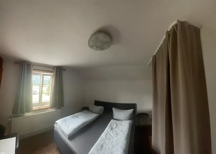 Giulias Budget Haus Casa de hóspedes *