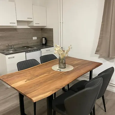 بيت ضيافة Giulias Budget Haus