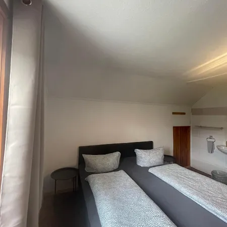 Giulias Budget Haus روتته